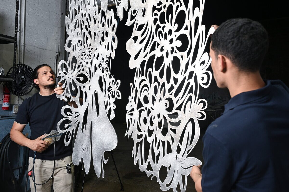 Karel Frometa in the Thor Metal Art workshop